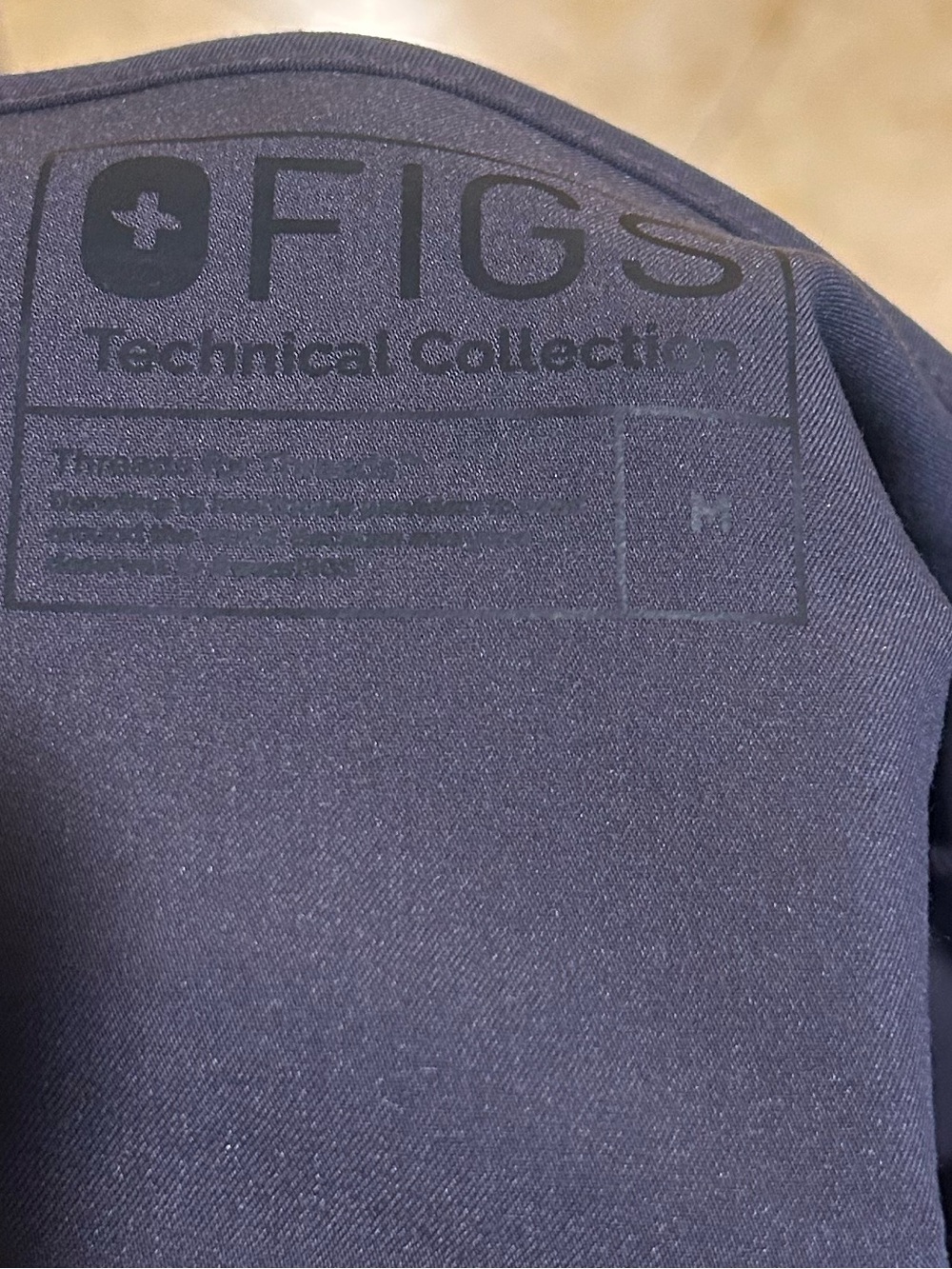 Figs NWT Women’s Casma Three Pocket Top Charcoal Size Medium - Picture 6 of 7